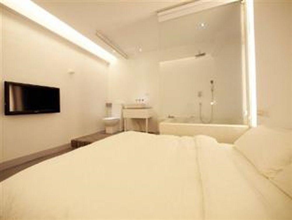 เดอะ เฮ้าส์ บีแอนด์บี Bed & Breakfast Shanjiao ภายนอก รูปภาพ