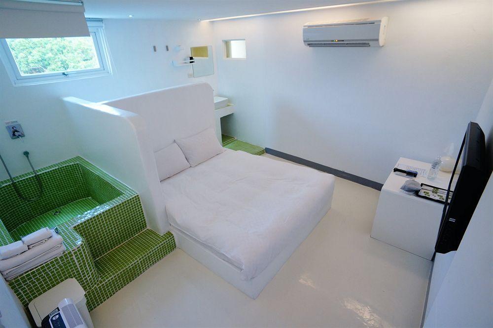 เดอะ เฮ้าส์ บีแอนด์บี Bed & Breakfast Shanjiao ภายนอก รูปภาพ