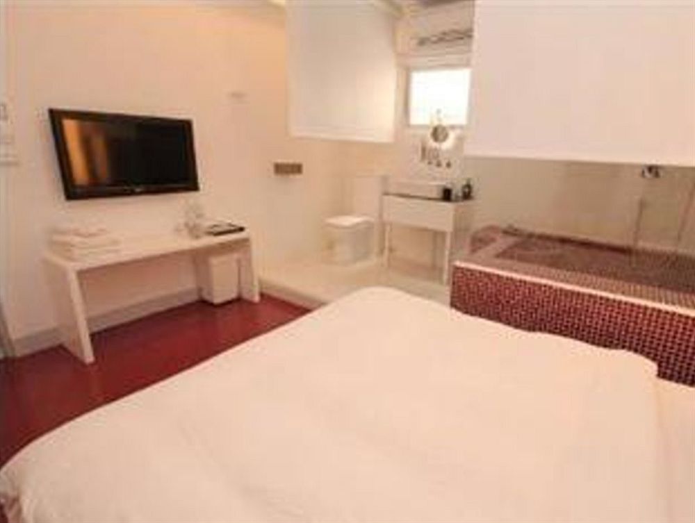 เดอะ เฮ้าส์ บีแอนด์บี Bed & Breakfast Shanjiao ภายนอก รูปภาพ